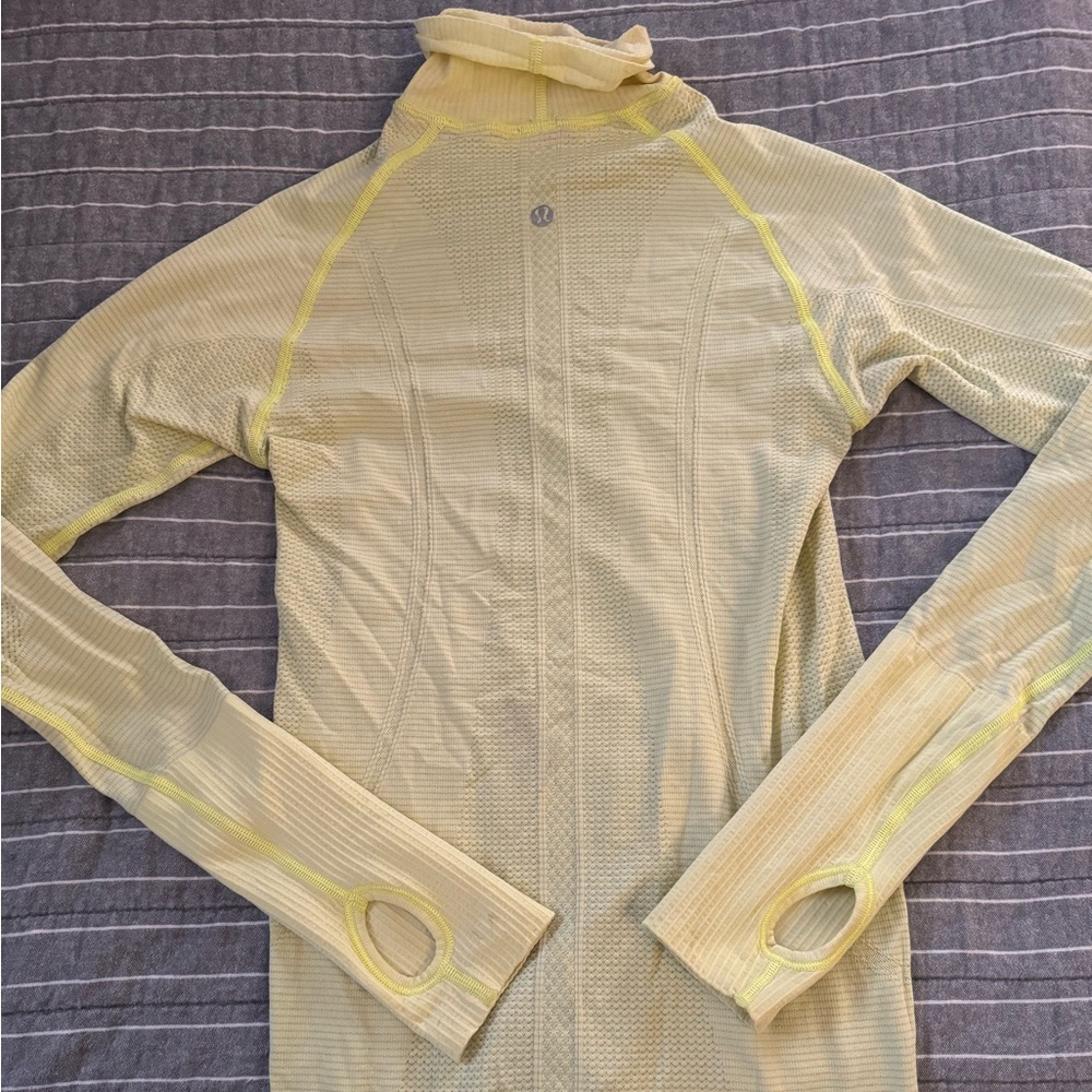 Lululemon Swiftly Tech long sleeve turtleneck